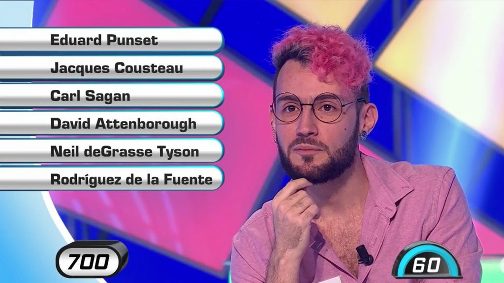 Yo pensativo ante una lista de divulgadores científicos por los que me van a preguntar